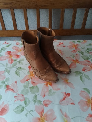 Kaum getragene cowboy stiefel - getragene,